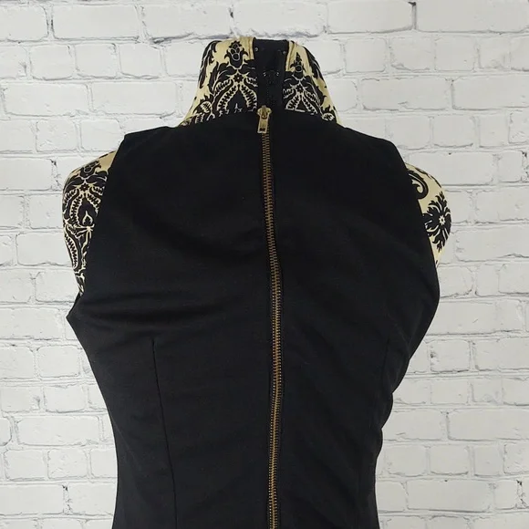 The Limited Size M Sleeveless V-Neck Cocktail Dress with Gold Zipper - Picture 7 of 10